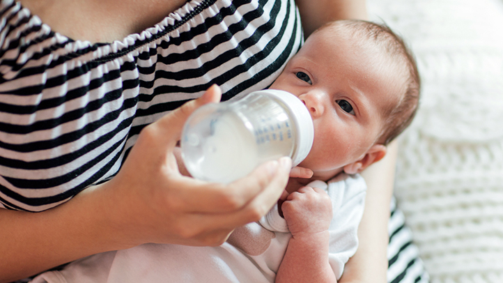 baby formula feeding