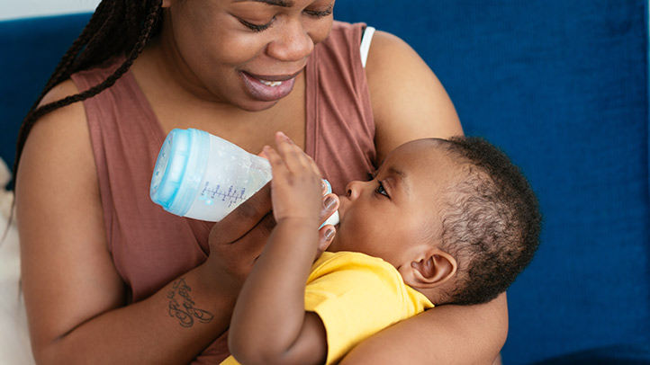 how much should my baby eat, baby mother feed