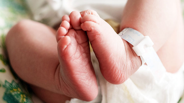 baby feet, heel test